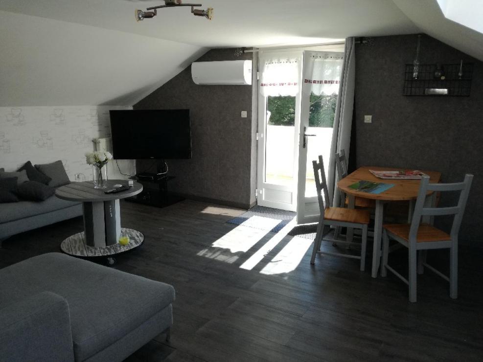 Le Meuble Du Pont Apartment
